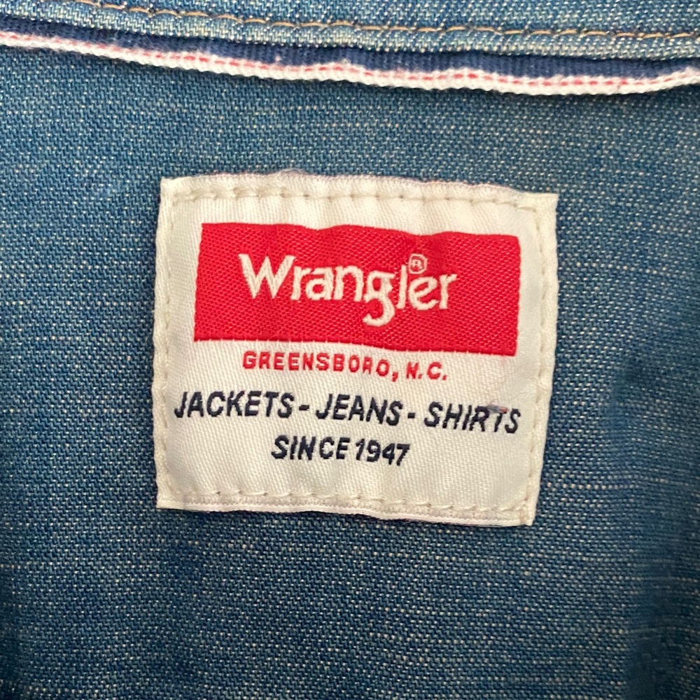 NWT Wrangler Blue Lightweight Denim Shirt Jacket - Picture 3 of 7